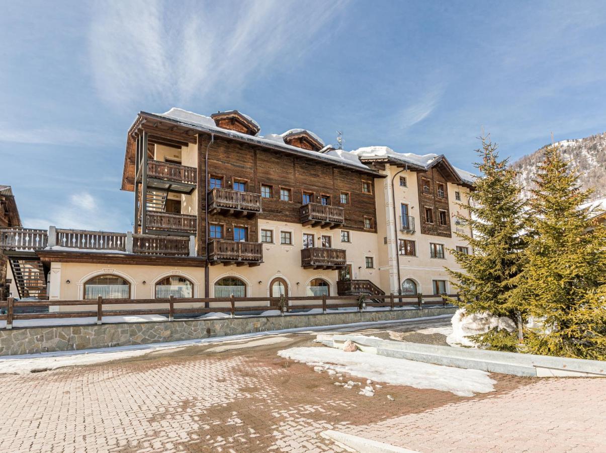 Hotel La Pastorella Livigno Eksteriør billede