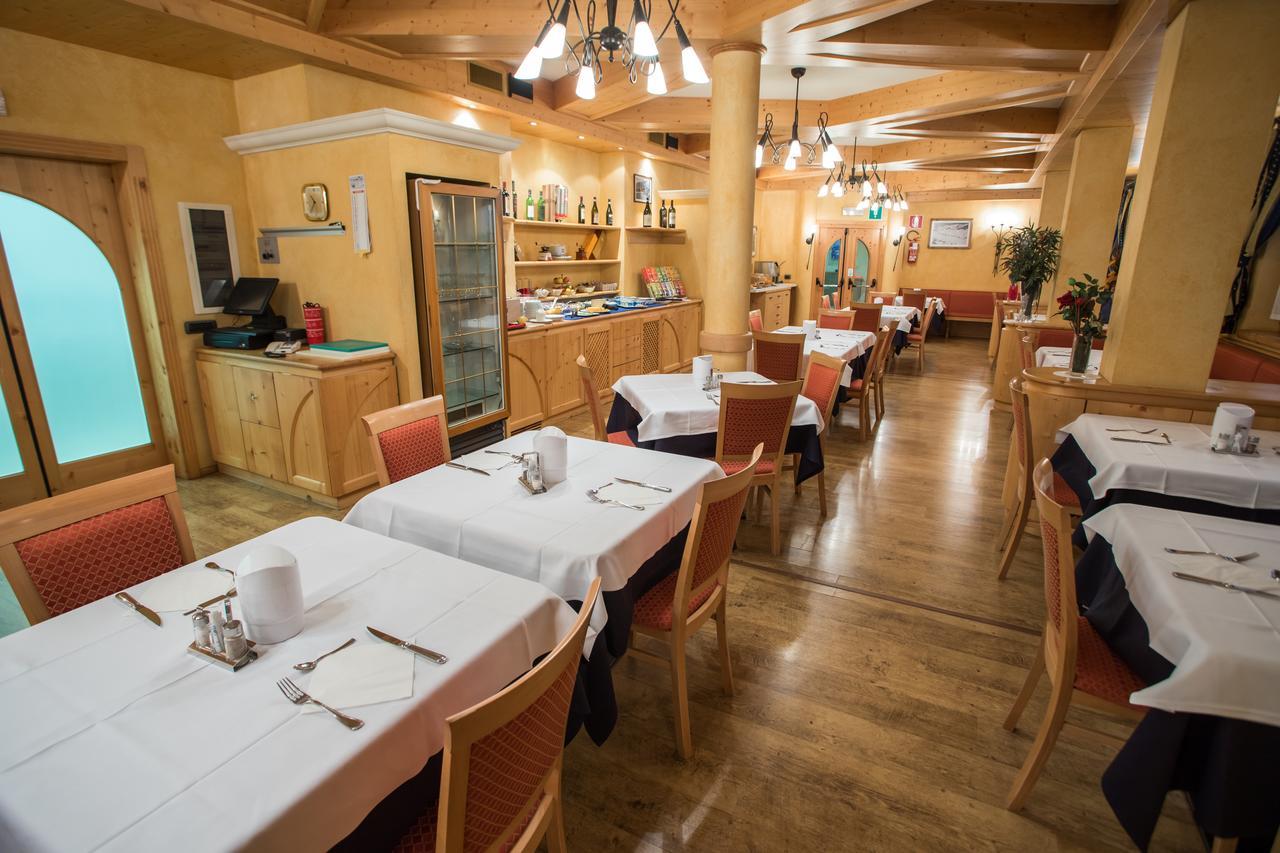 Hotel La Pastorella Livigno Eksteriør billede