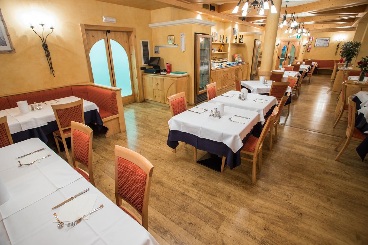Hotel La Pastorella Livigno Eksteriør billede